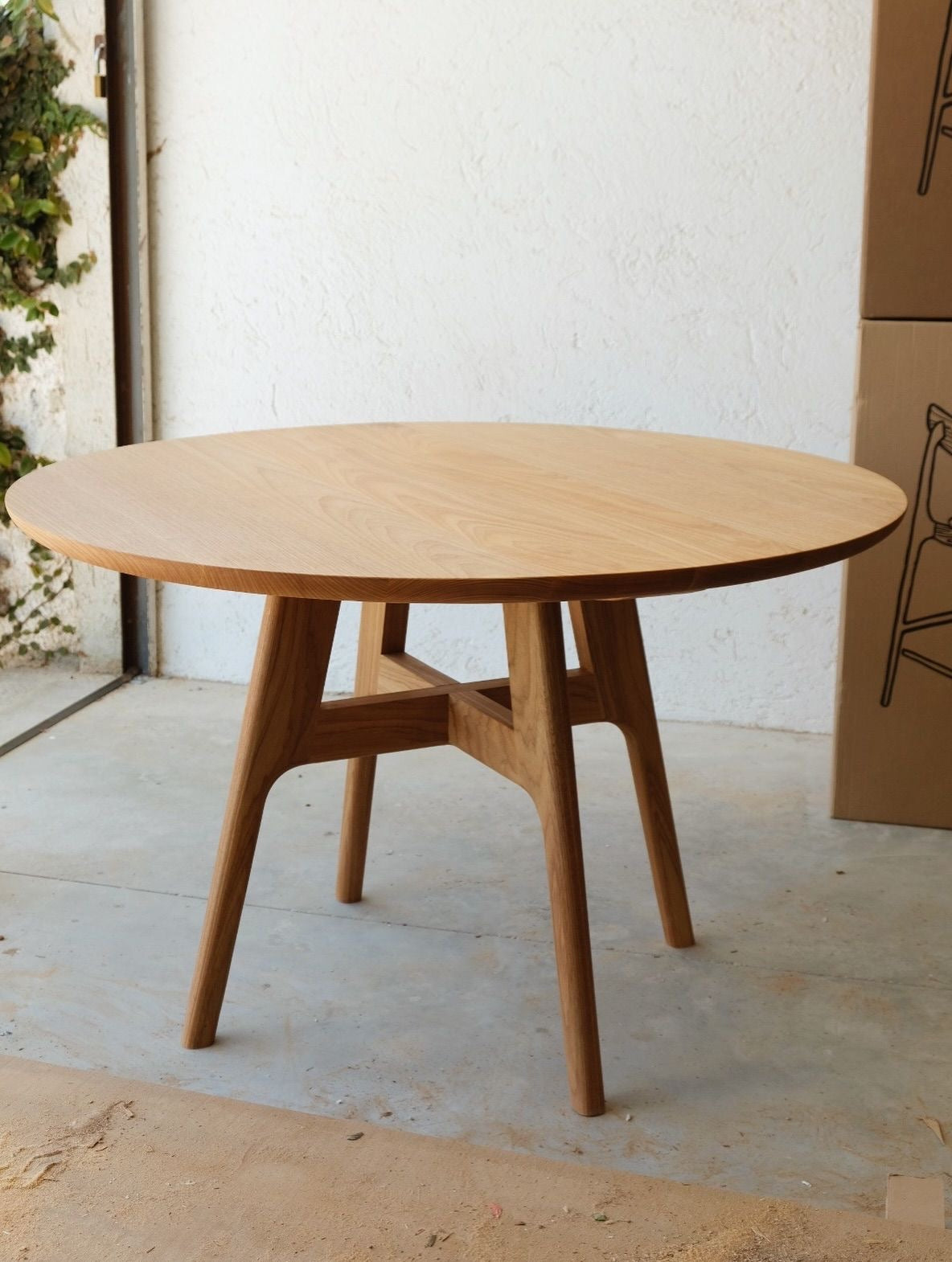Mesa de madera redonda